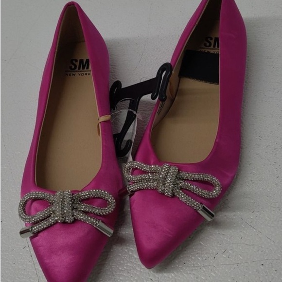 SM New York Pink Flats with Silver Bow - Picture 2 of 2
